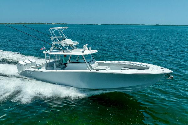 Slide: The Image of Yellowfin 42 2023 - 3