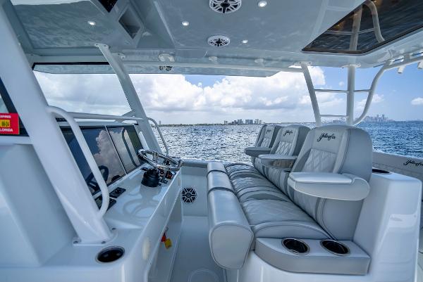 Slide: The Image of Yellowfin 42 2023 - 30
