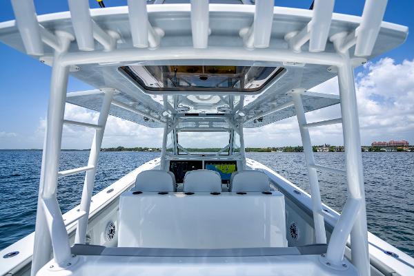 Slide: The Image of Yellowfin 42 2023 - 44