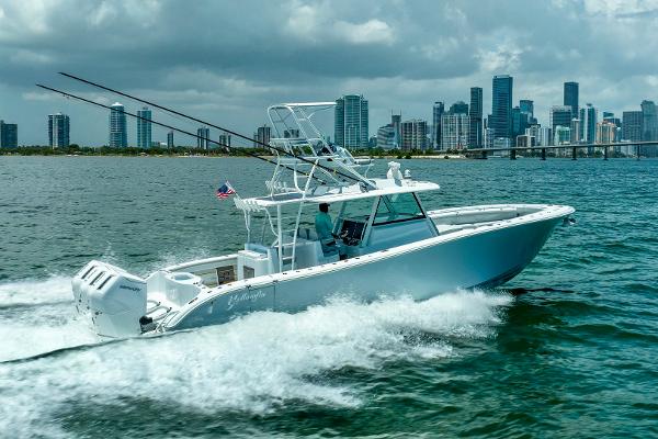Slide: The Image of Yellowfin 42 2023 - 5