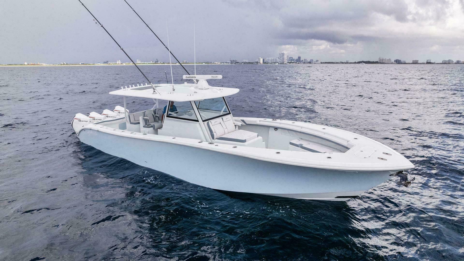 Slide: The Image of Yellowfin 42 2023 - 5284137