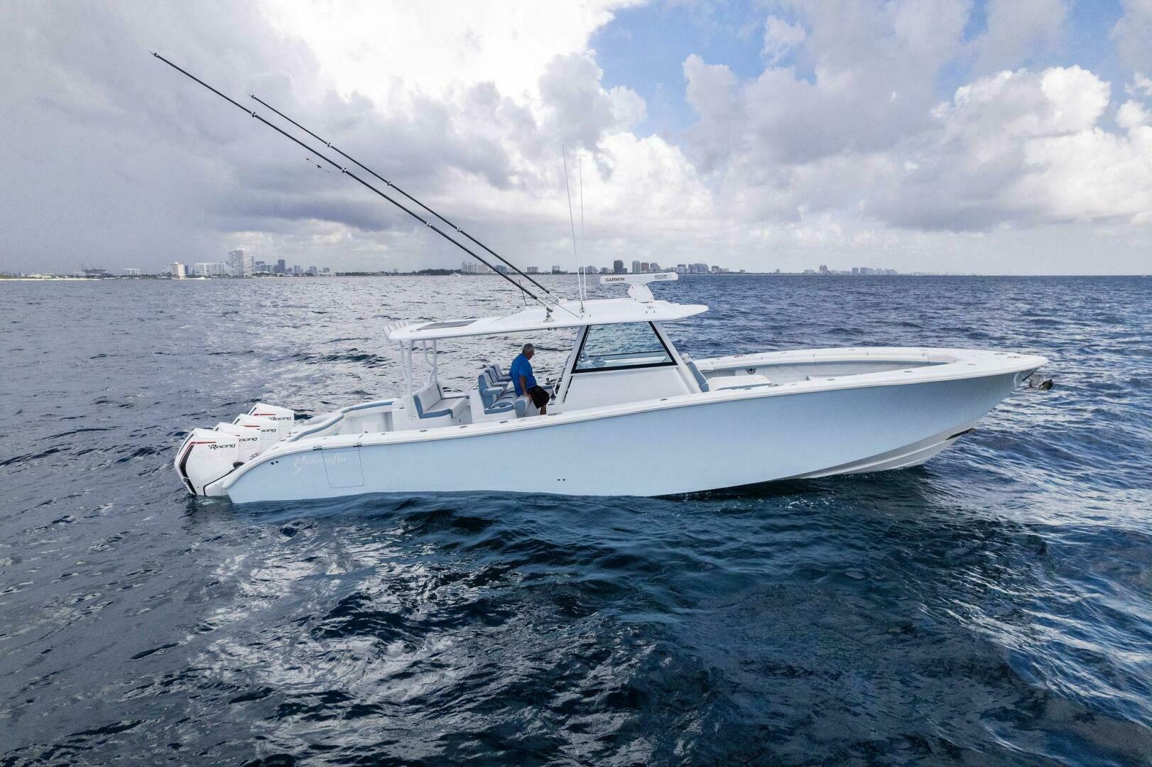 Slide: The Image of Yellowfin 42 2023 - 5284140