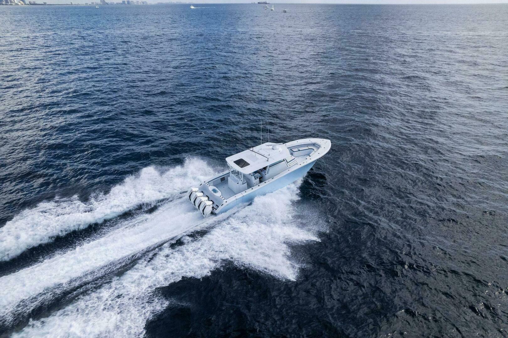 Slide: The Image of Yellowfin 42 2023 - 5284146