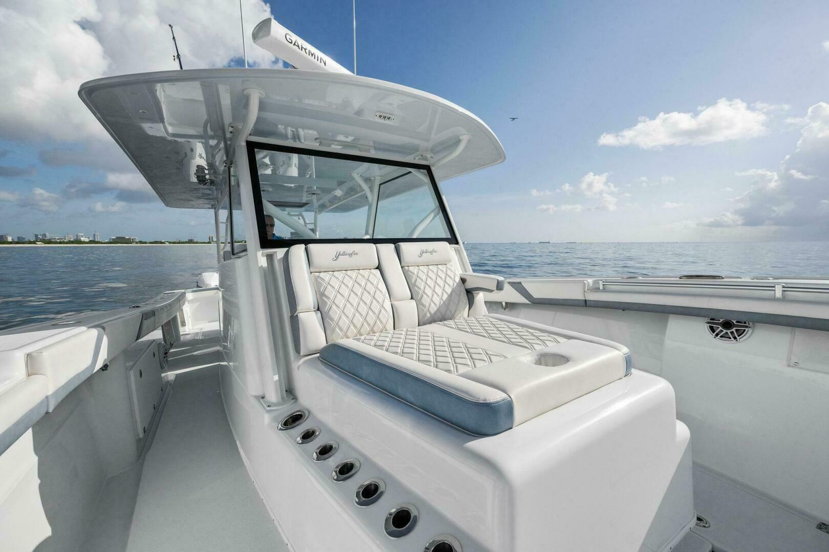 Slide: The Image of Yellowfin 42 2023 - 5284152