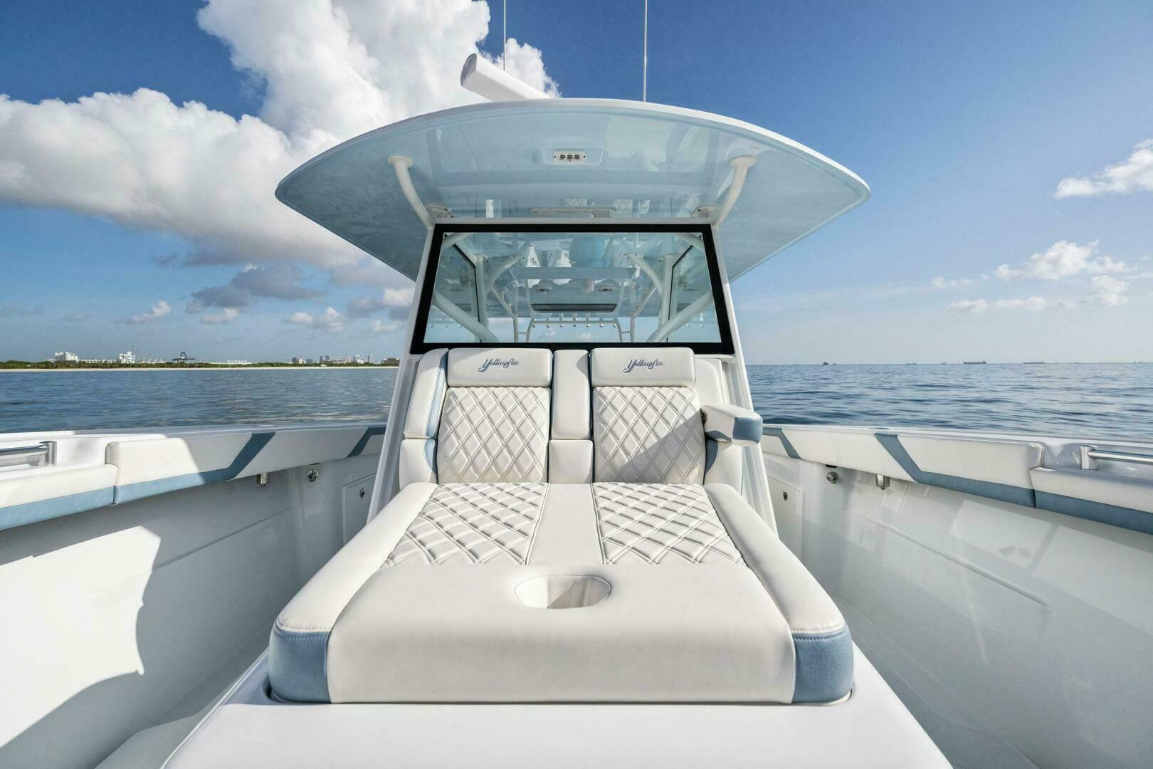 Slide: The Image of Yellowfin 42 2023 - 5284154