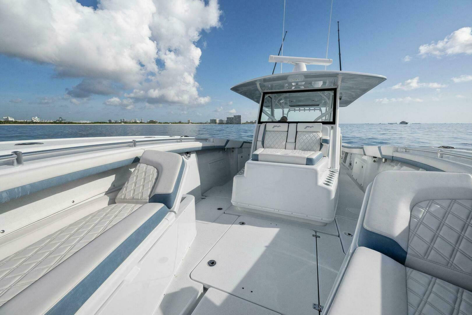 Slide: The Image of Yellowfin 42 2023 - 5284156