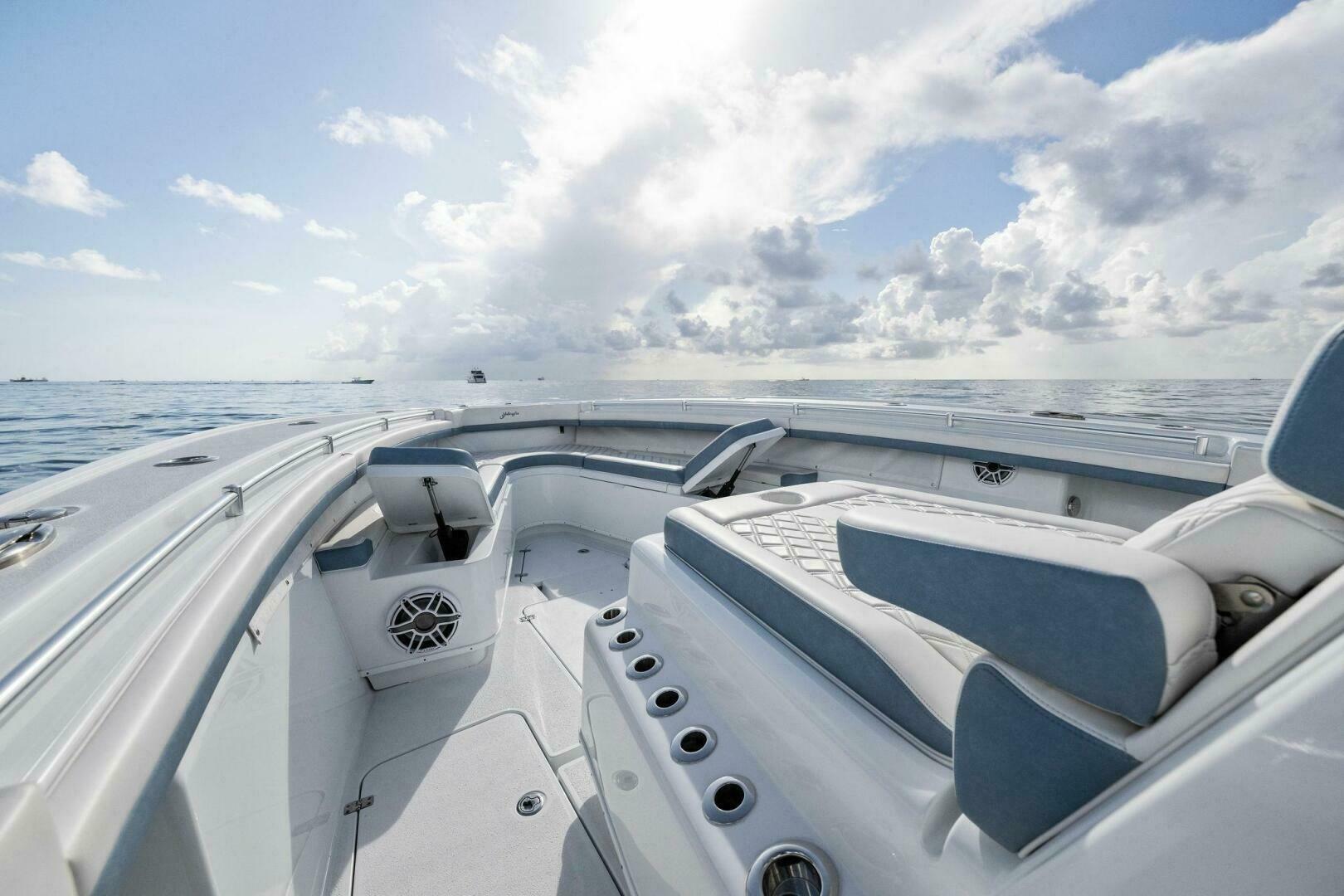 Slide: The Image of Yellowfin 42 2023 - 5284162