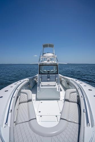 Slide: The Image of Yellowfin 42 2023 - 54