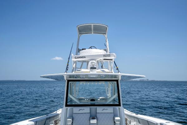 Slide: The Image of Yellowfin 42 2023 - 55