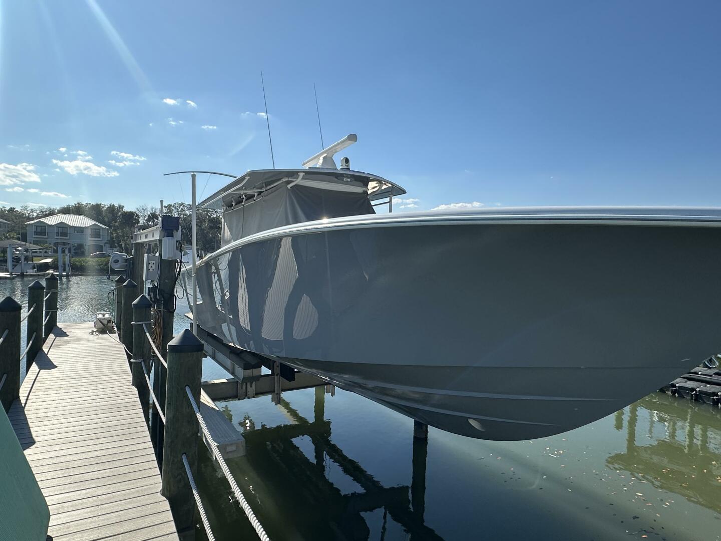 Slide: The Image of Yellowfin 42 CC 2025 - 5082656
