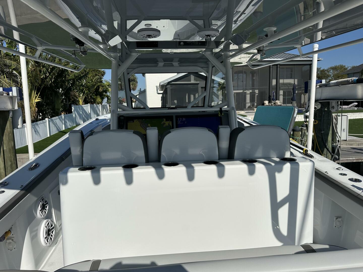 Slide: The Image of Yellowfin 42 CC 2025 - 5082662