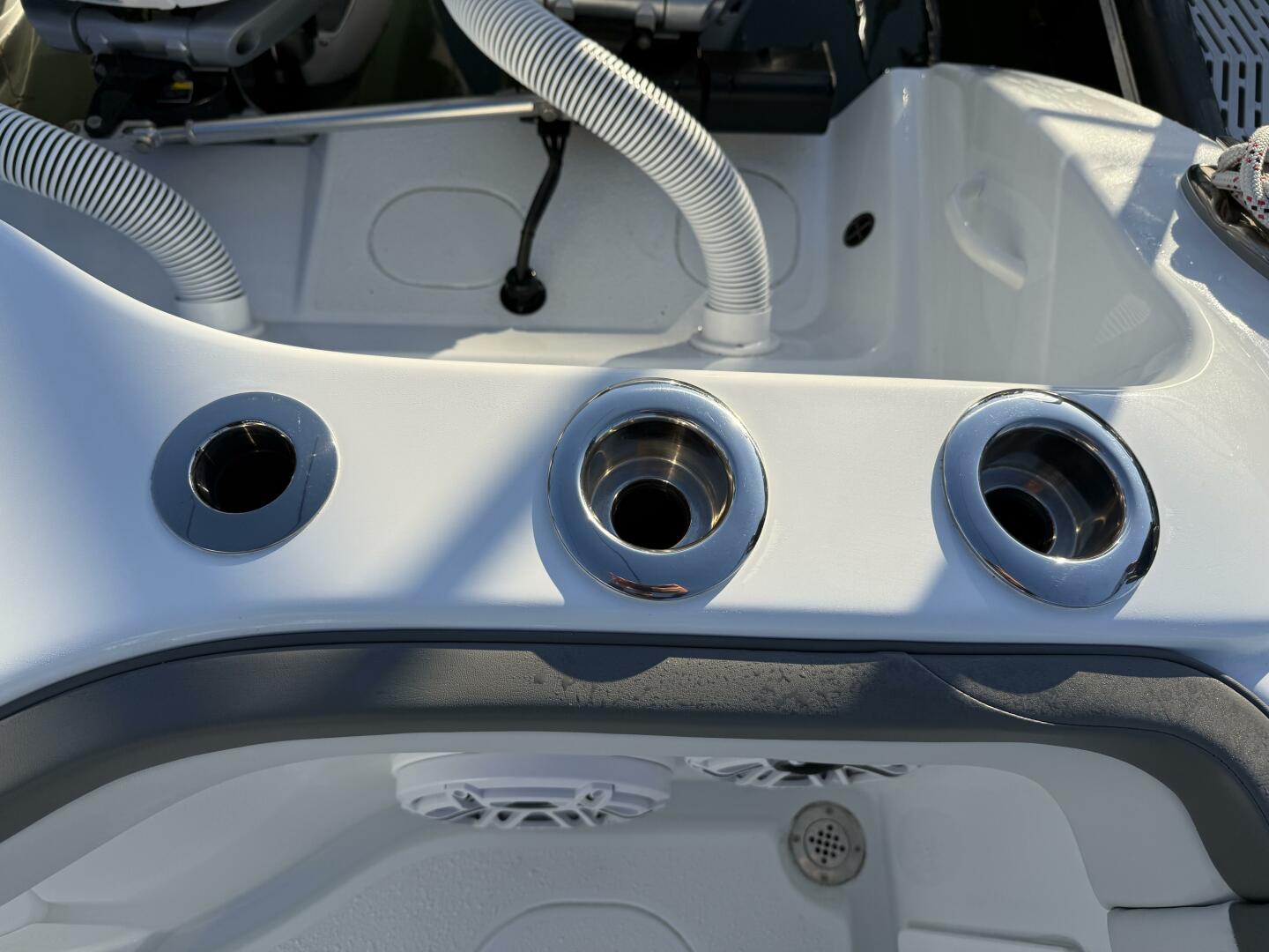 Slide: The Image of Yellowfin 42 CC 2025 - 5112861