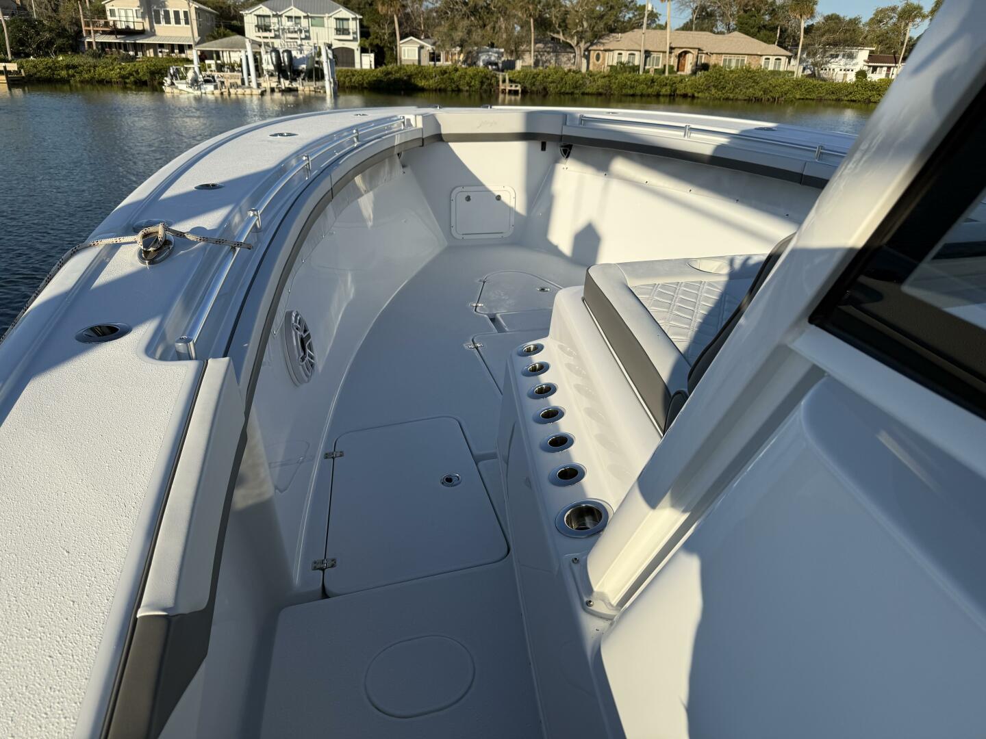 Slide: The Image of Yellowfin 42 CC 2025 - 5112882