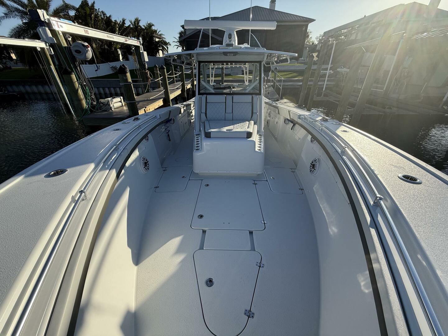 Slide: The Image of Yellowfin 42 CC 2025 - 5112925