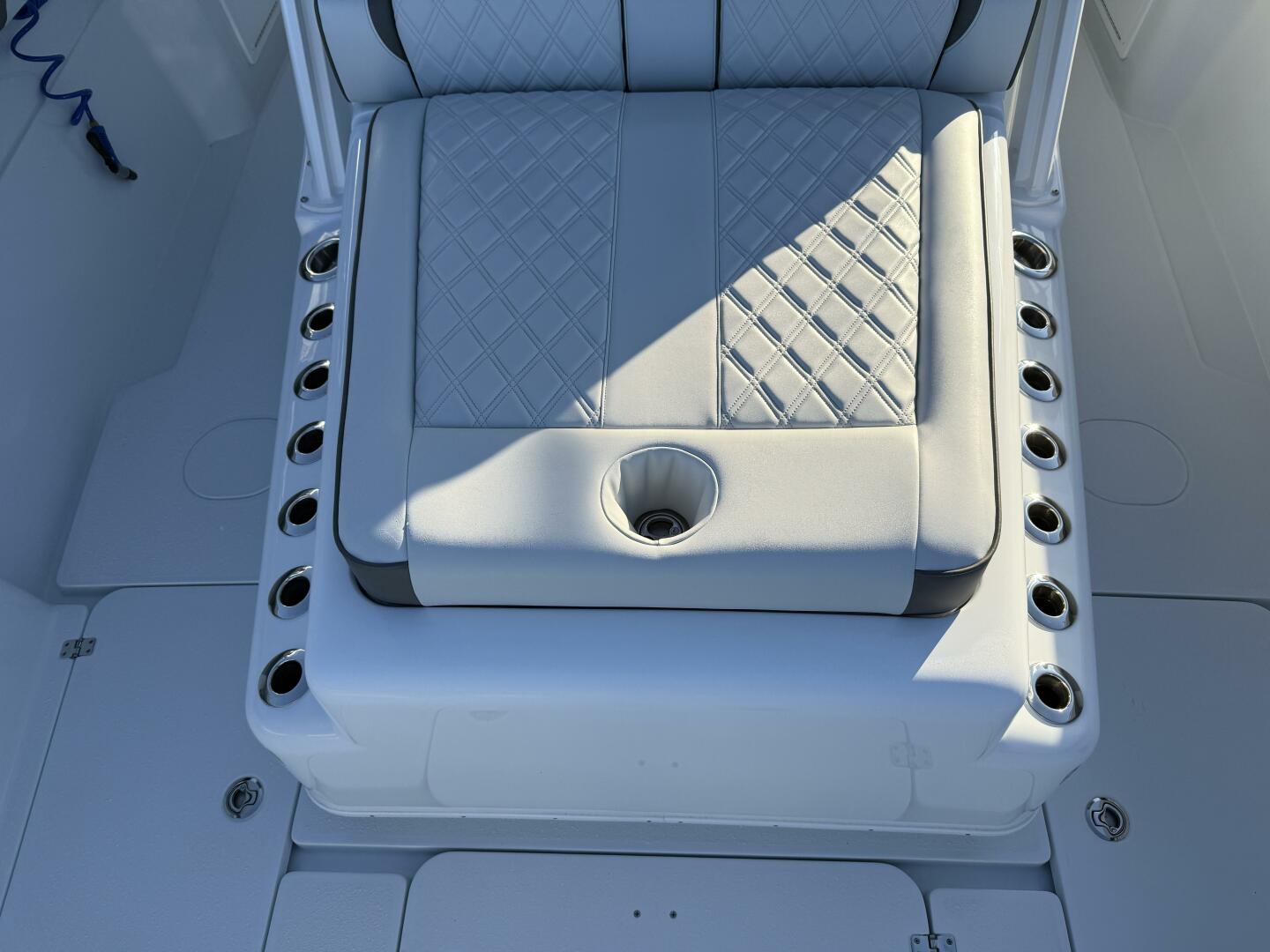Slide: The Image of Yellowfin 42 CC 2025 - 5112941