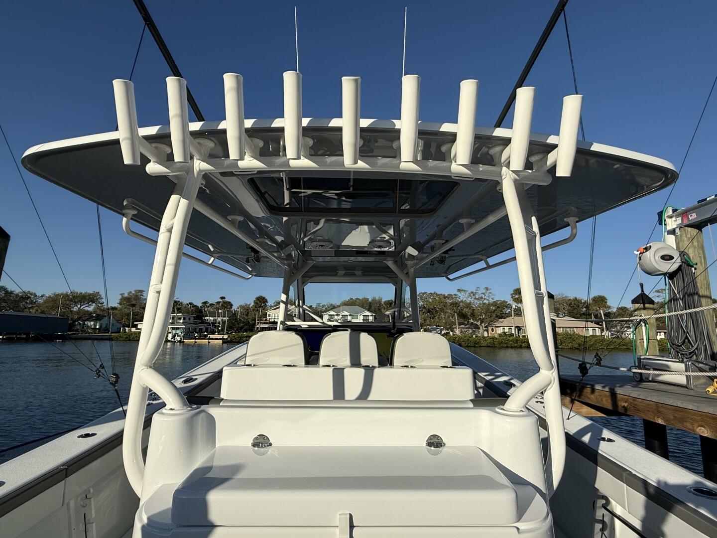 Slide: The Image of Yellowfin 42 CC 2025 - 5112962