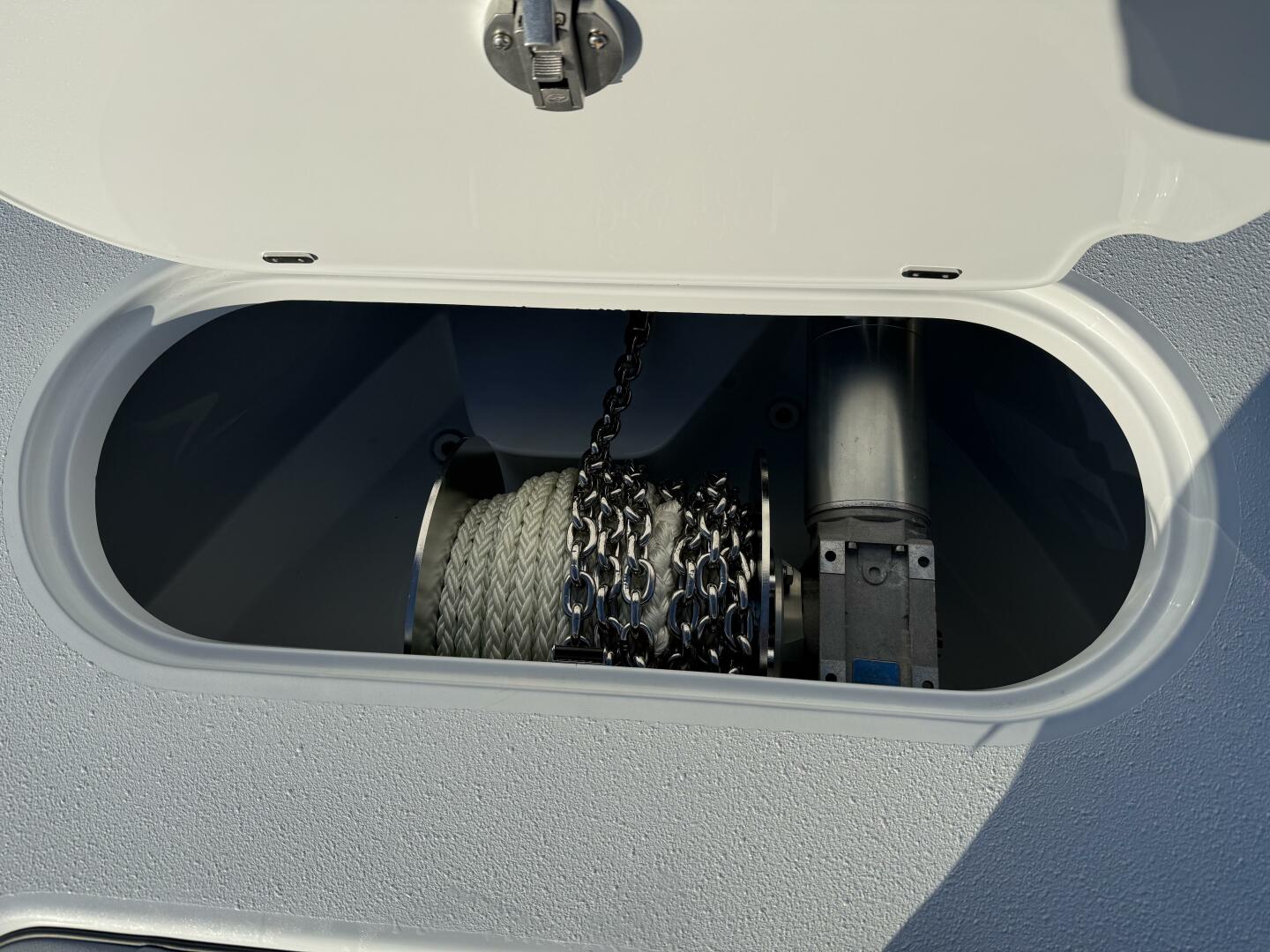 Slide: The Image of Yellowfin 42 CC 2025 - 5112964