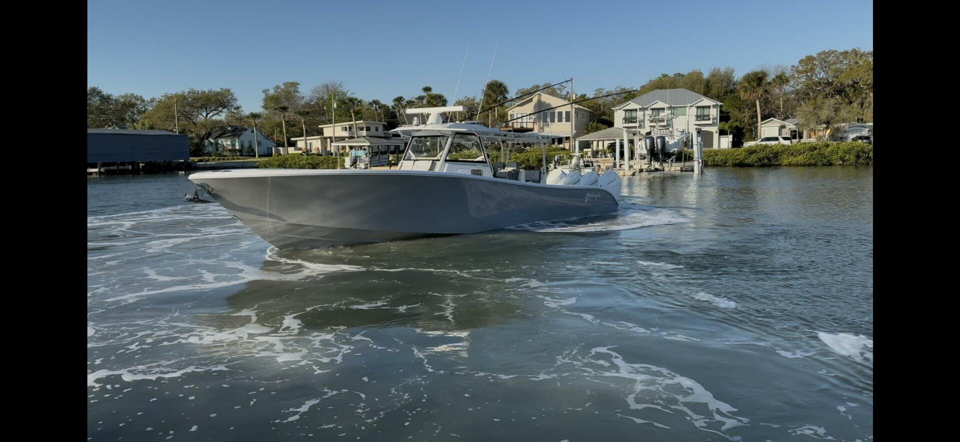 Slide: The Image of Yellowfin 42 CC 2025 - 5115007