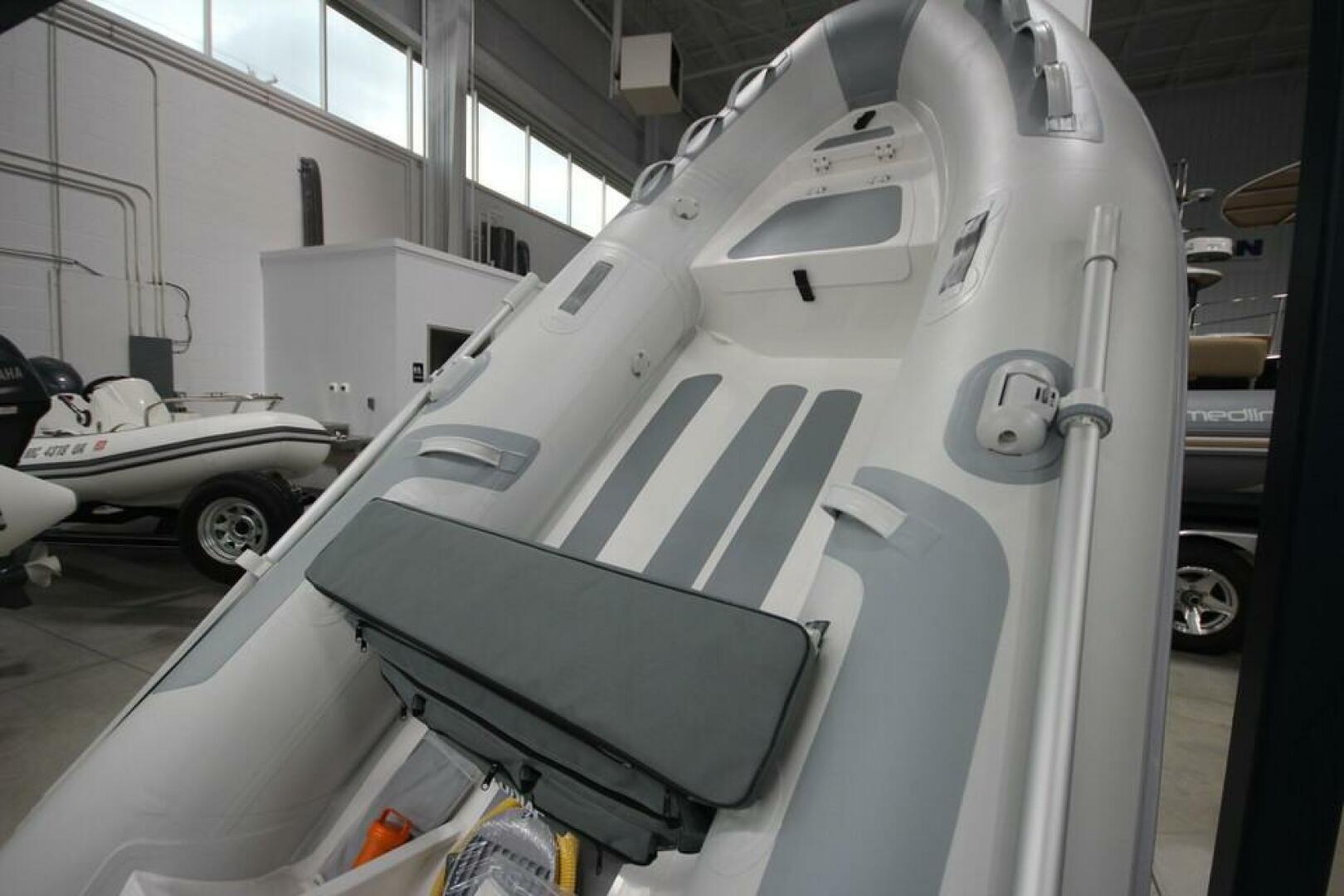Slide: The Image of Zodiac Cadet 330 DL RIB ALU PVC 2023 - 5154119