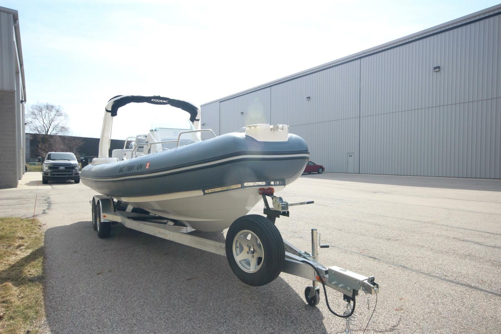 Slide: The Image of Zodiac Medline 7.5 NEO & custom Trailer 2022 - 5185971