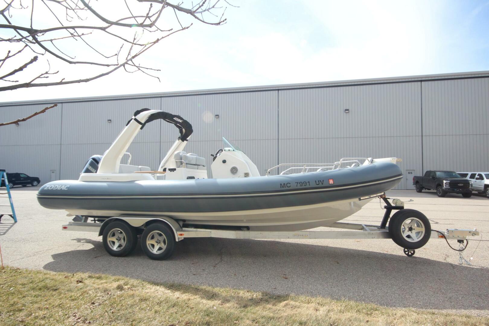 Slide: The Image of Zodiac Medline 7.5 NEO & custom Trailer 2022 - 5185972