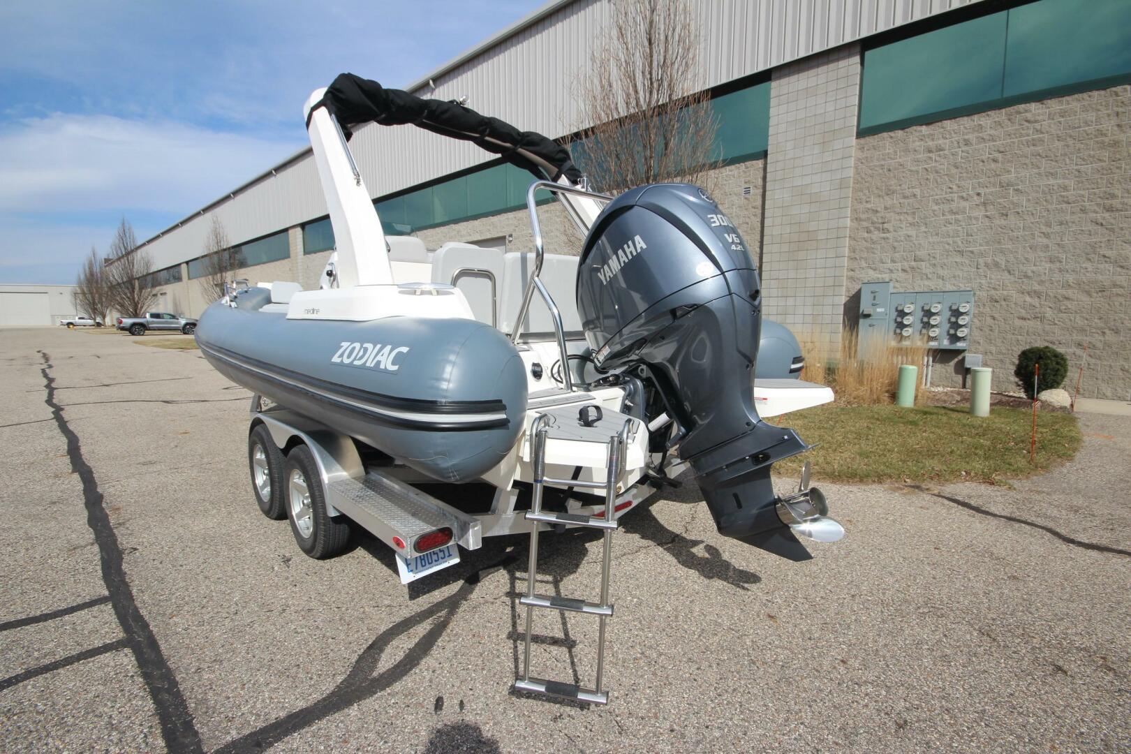 Slide: The Image of Zodiac Medline 7.5 NEO & custom Trailer 2022 - 5185975