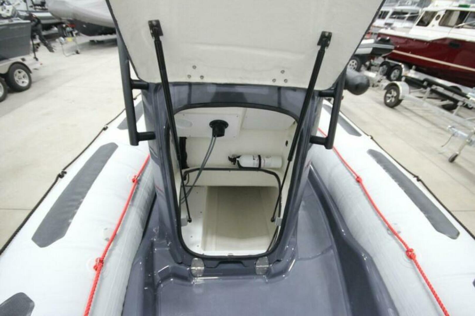 Slide: The Image of Zodiac Open 5.5 PVC T-Top 2023 - 5175694