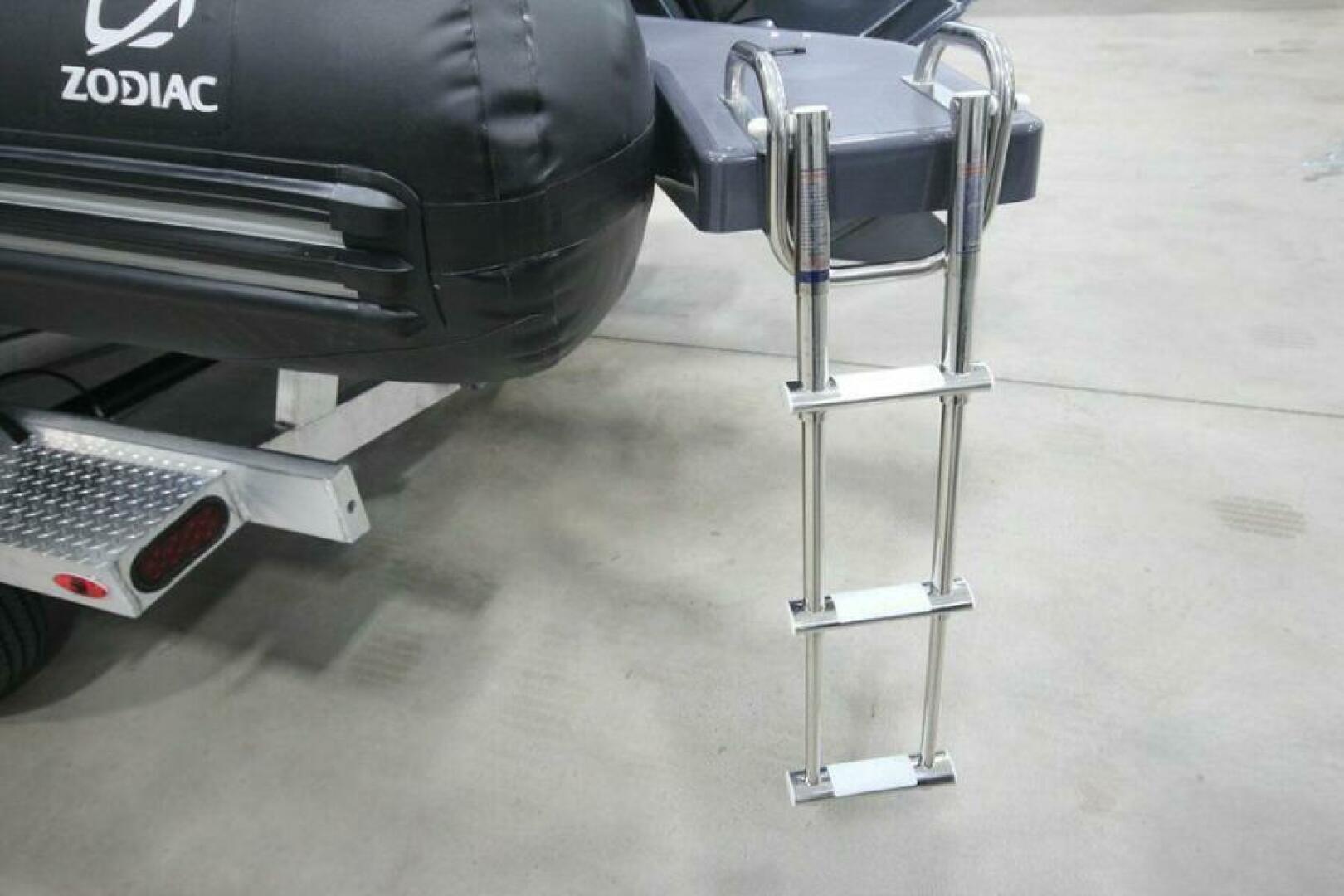 Slide: The Image of Zodiac Open 5.5 PVC T-Top 2023 - 5175683