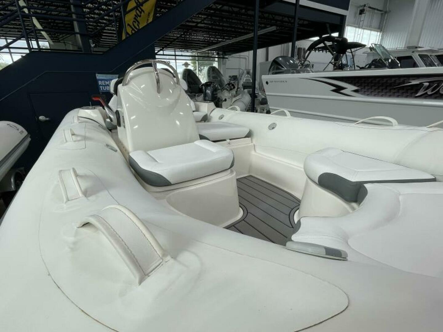Slide: The Image of Zodiac Yachtline 490 Deluxe NEO 2023 - 5168372