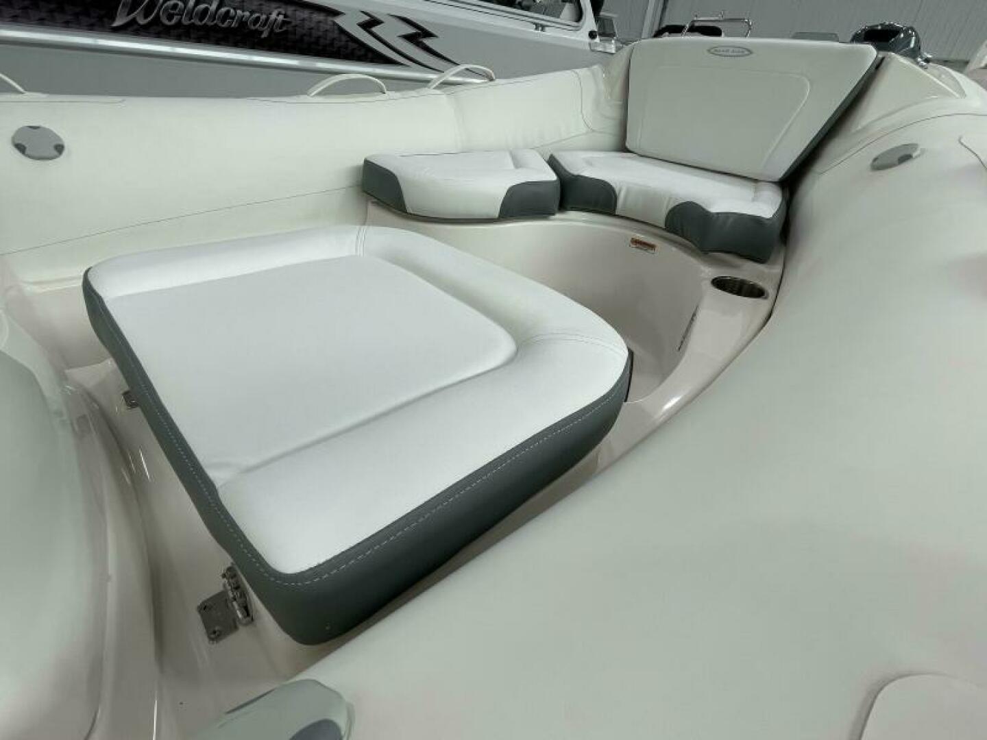 Slide: The Image of Zodiac Yachtline 490 Deluxe NEO 2023 - 5168373