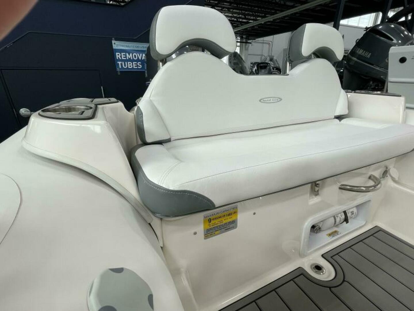 Slide: The Image of Zodiac Yachtline 490 Deluxe NEO 2023 - 5168378