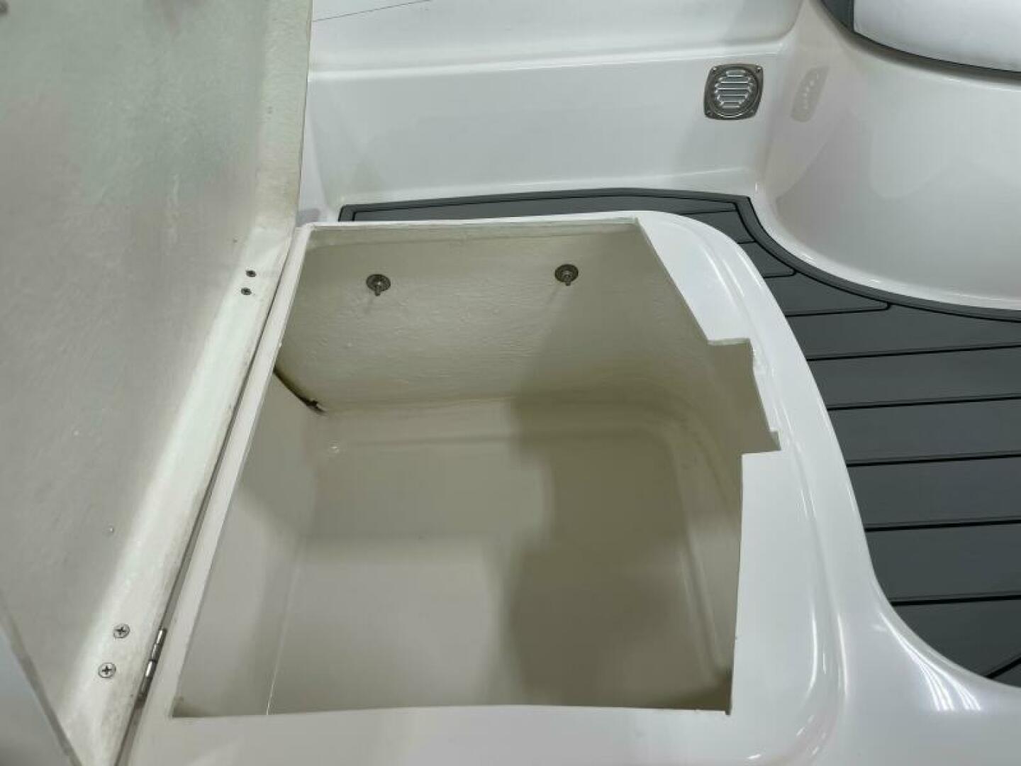 Slide: The Image of Zodiac Yachtline 490 Deluxe NEO 2023 - 5168382