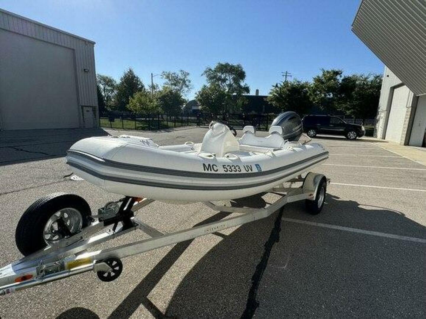 Slide: The Image of Zodiac Yachtline 490 DL NEO and Trailer 2022 - 5184544