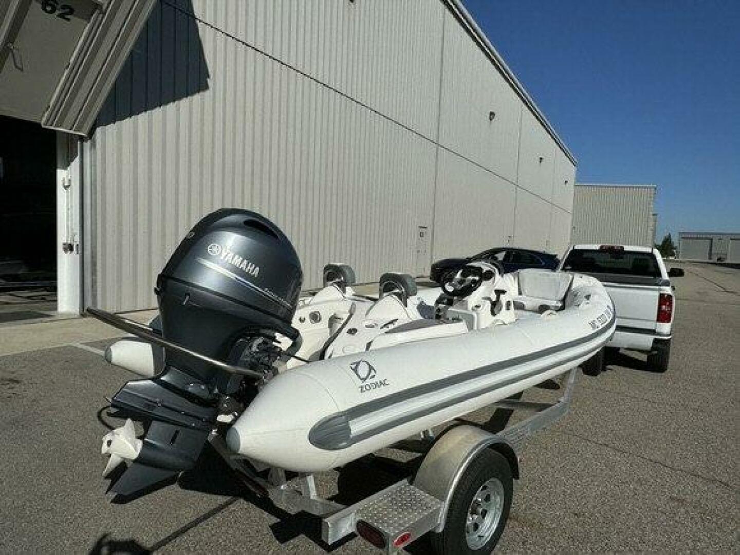 Slide: The Image of Zodiac Yachtline 490 DL NEO and Trailer 2022 - 5184547