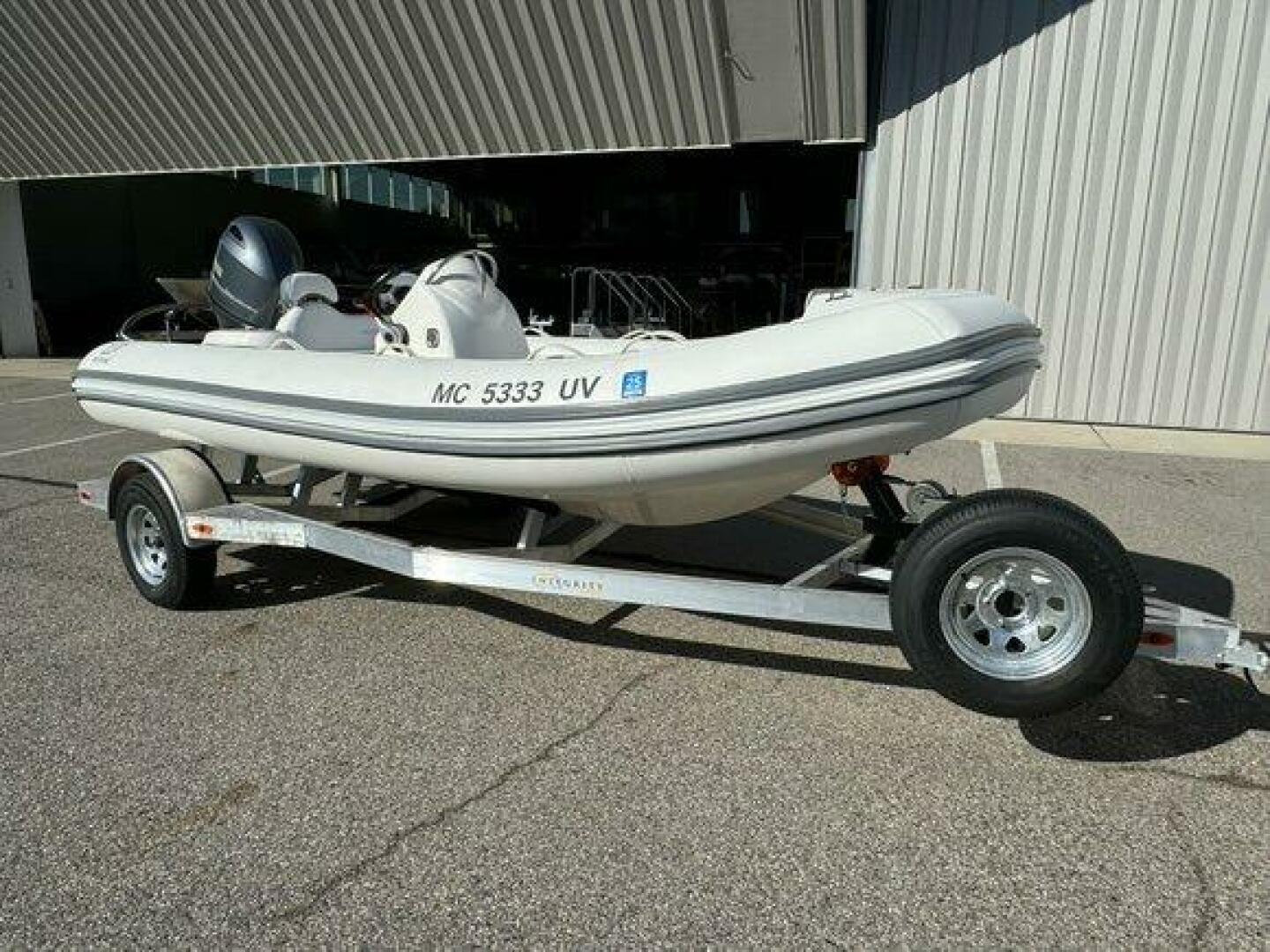 Slide: The Image of Zodiac Yachtline 490 DL NEO and Trailer 2022 - 5184549