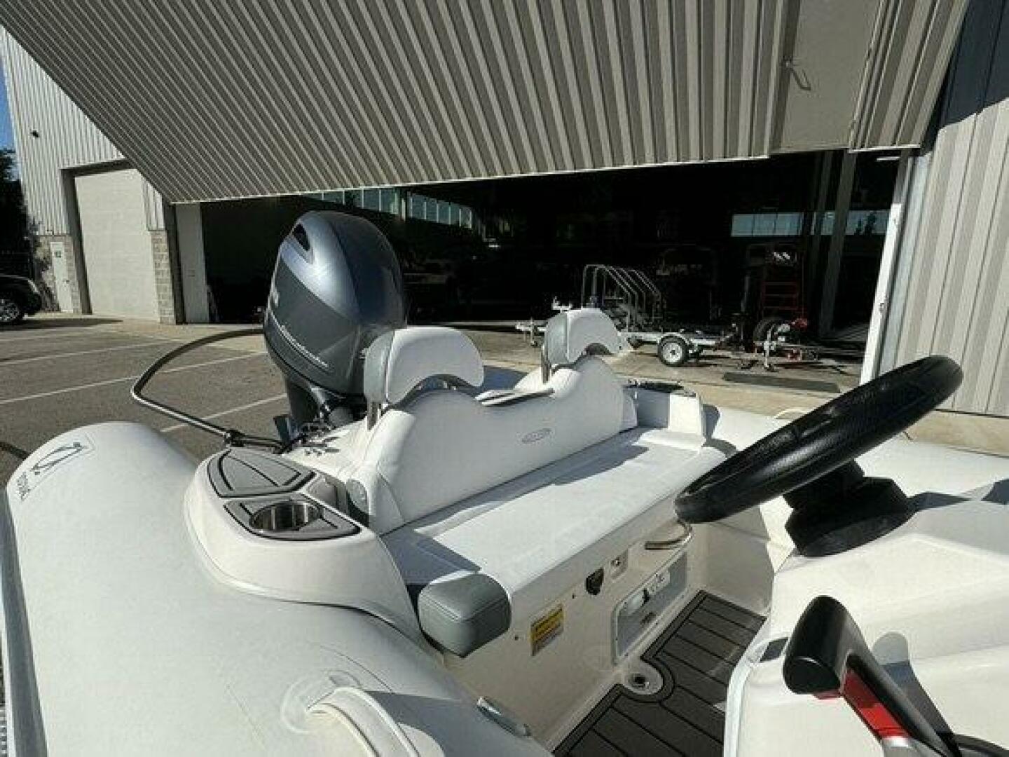 Slide: The Image of Zodiac Yachtline 490 DL NEO and Trailer 2022 - 5184556