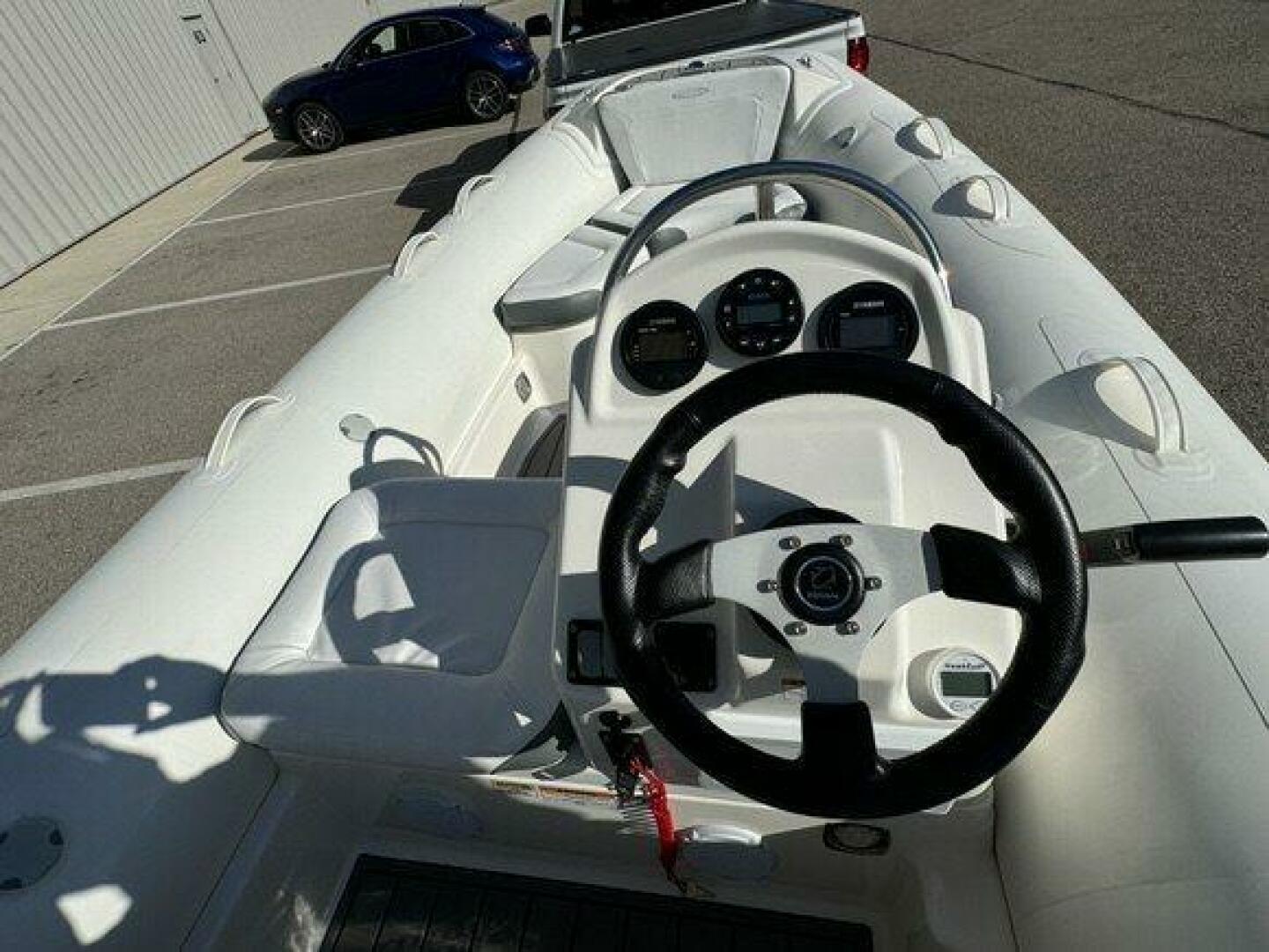 Slide: The Image of Zodiac Yachtline 490 DL NEO and Trailer 2022 - 5184560