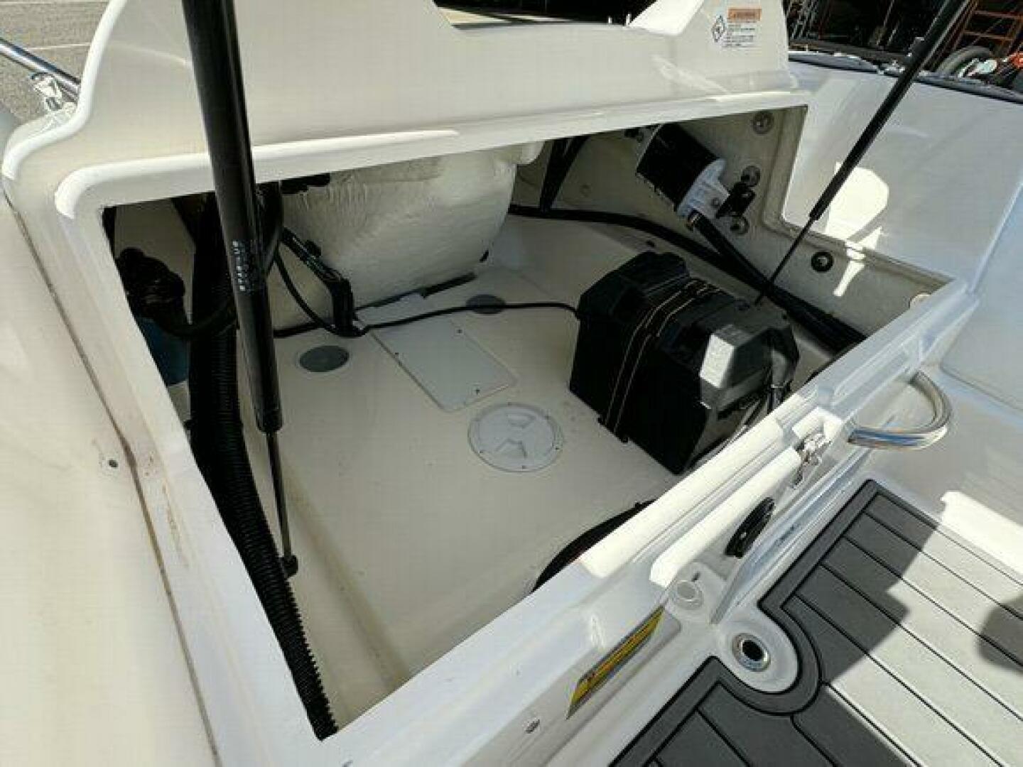 Slide: The Image of Zodiac Yachtline 490 DL NEO and Trailer 2022 - 5184563